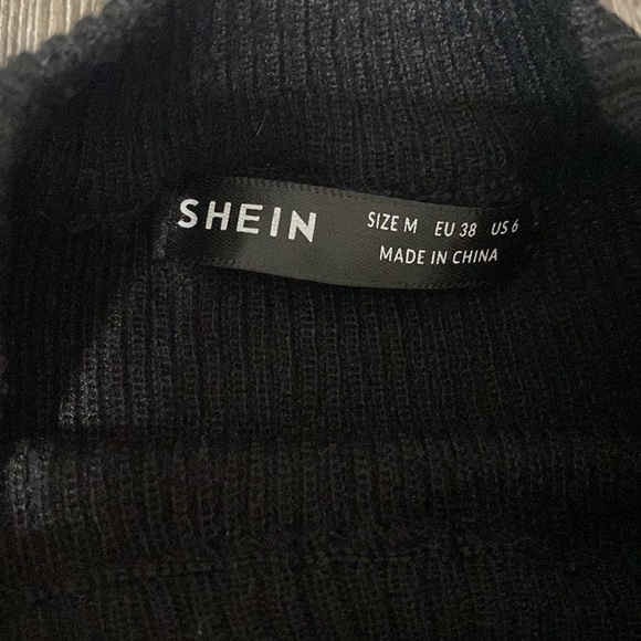 Shein faux fur cuff long sleeve knit top with gold buttons, medium - Picture 11 of 11